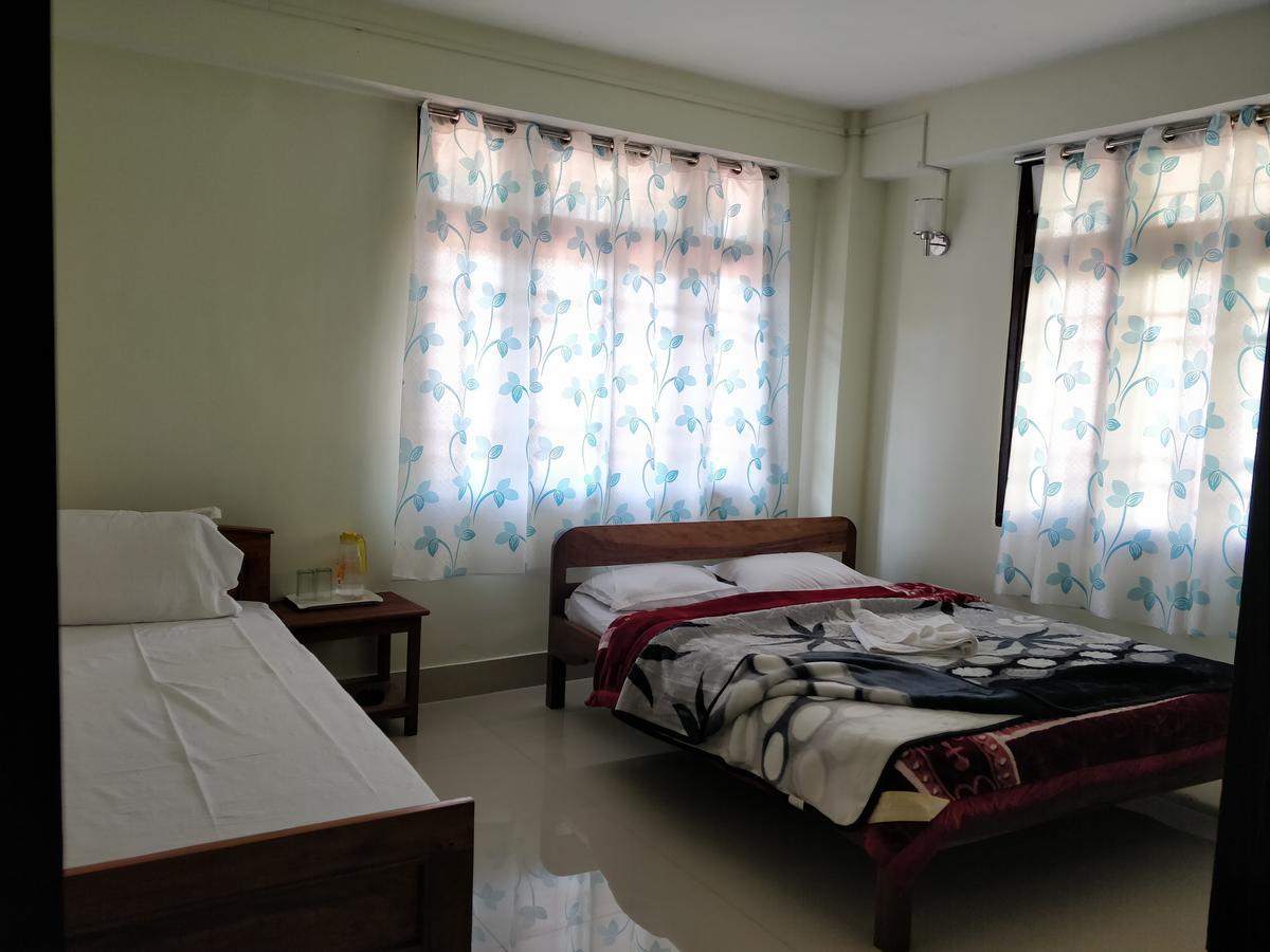 Hotel Pine Leaf Ґанґток Екстер'єр фото