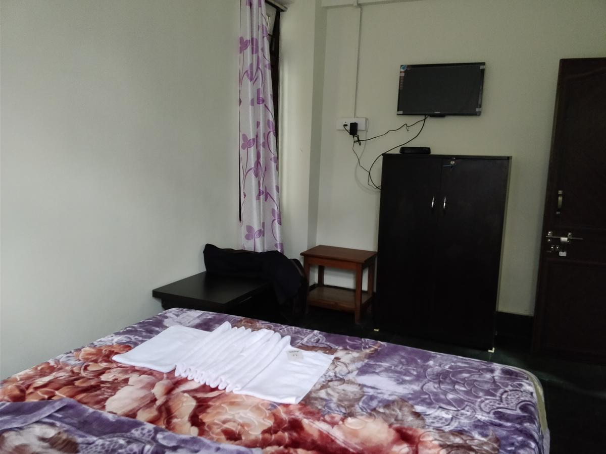 Hotel Pine Leaf Ґанґток Екстер'єр фото