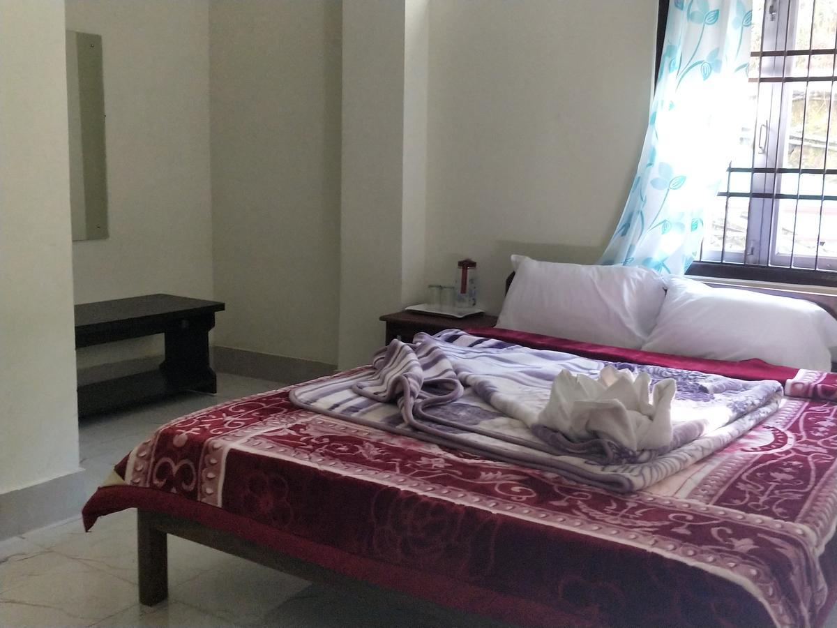 Hotel Pine Leaf Ґанґток Екстер'єр фото