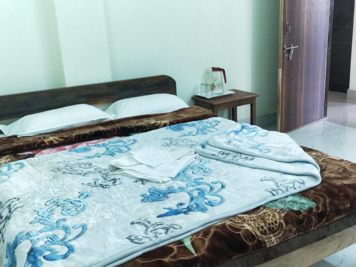 Hotel Pine Leaf Ґанґток Екстер'єр фото