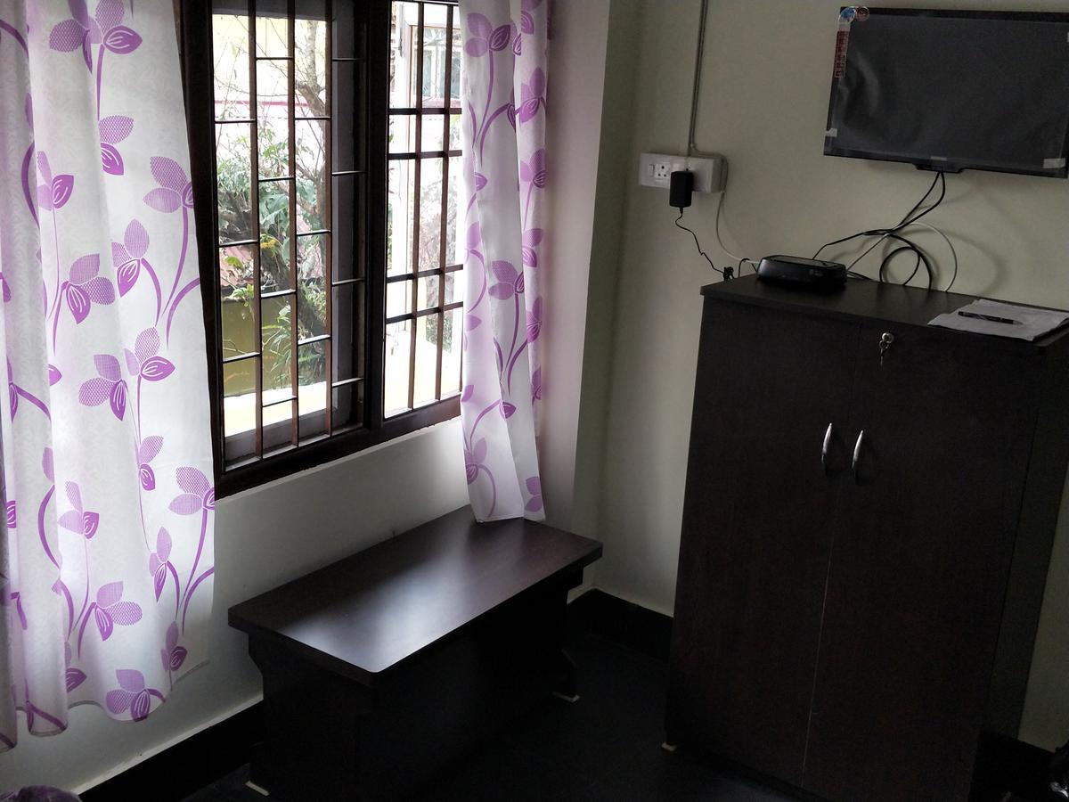Hotel Pine Leaf Ґанґток Екстер'єр фото